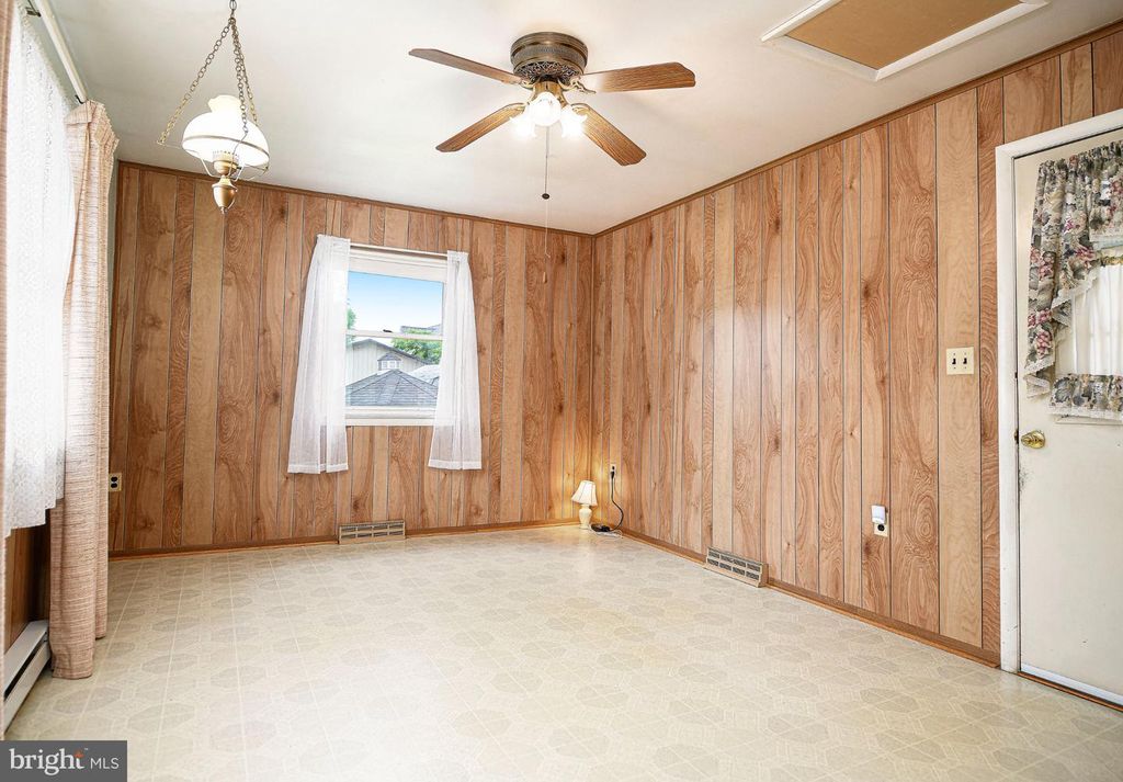 Image 39 of property listing at 614 GEORGE AVE, Baltimore, MD 21221