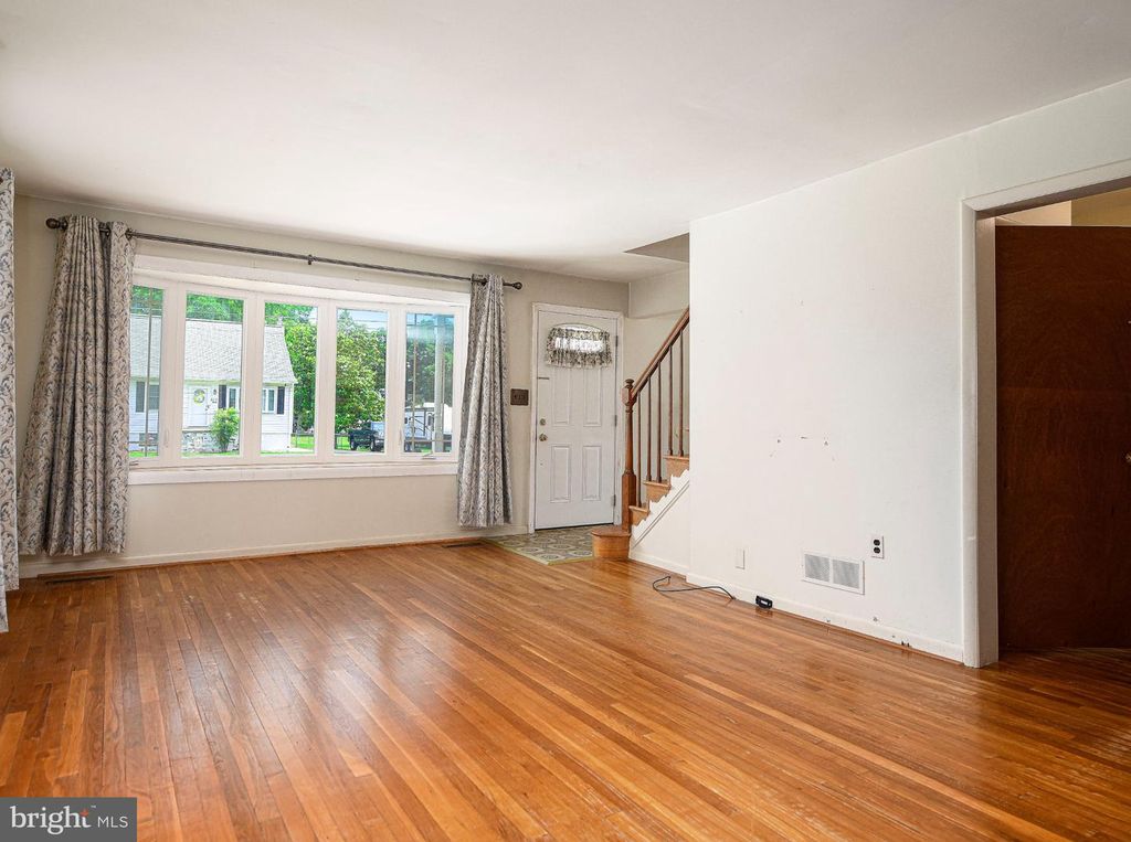 Image 46 of property listing at 614 GEORGE AVE, Baltimore, MD 21221