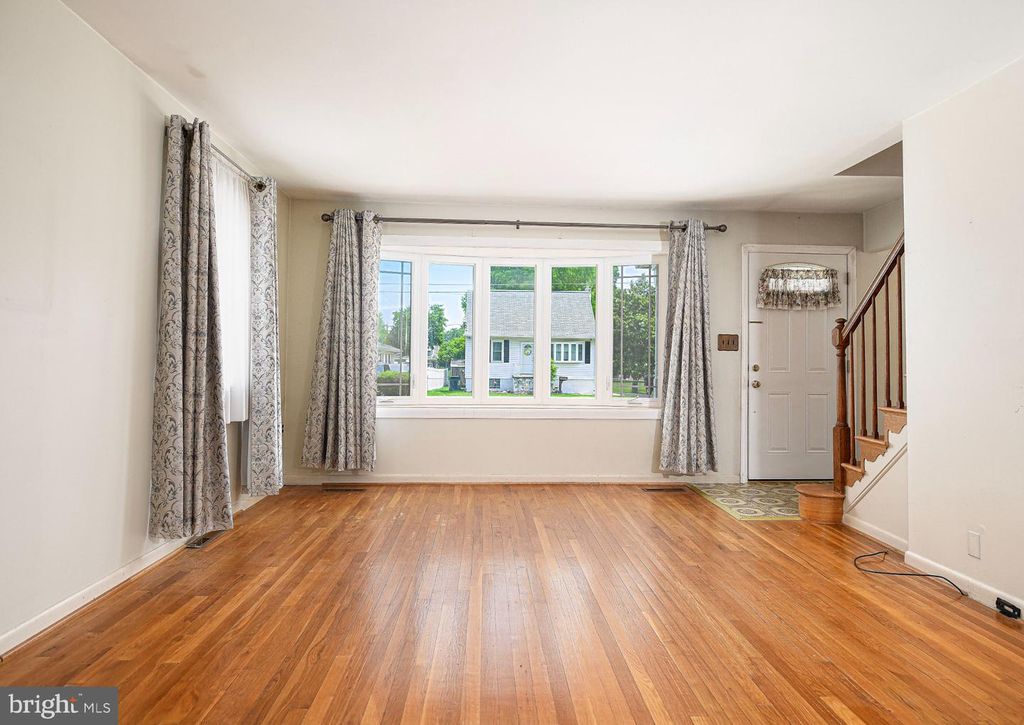 Image 47 of property listing at 614 GEORGE AVE, Baltimore, MD 21221