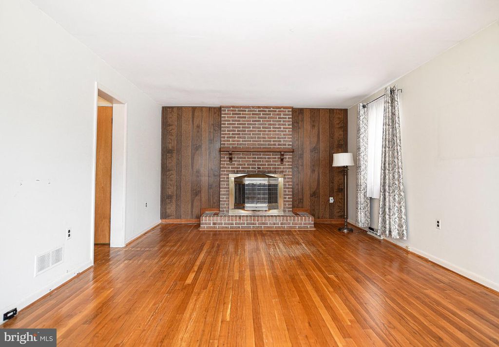 Image 48 of property listing at 614 GEORGE AVE, Baltimore, MD 21221