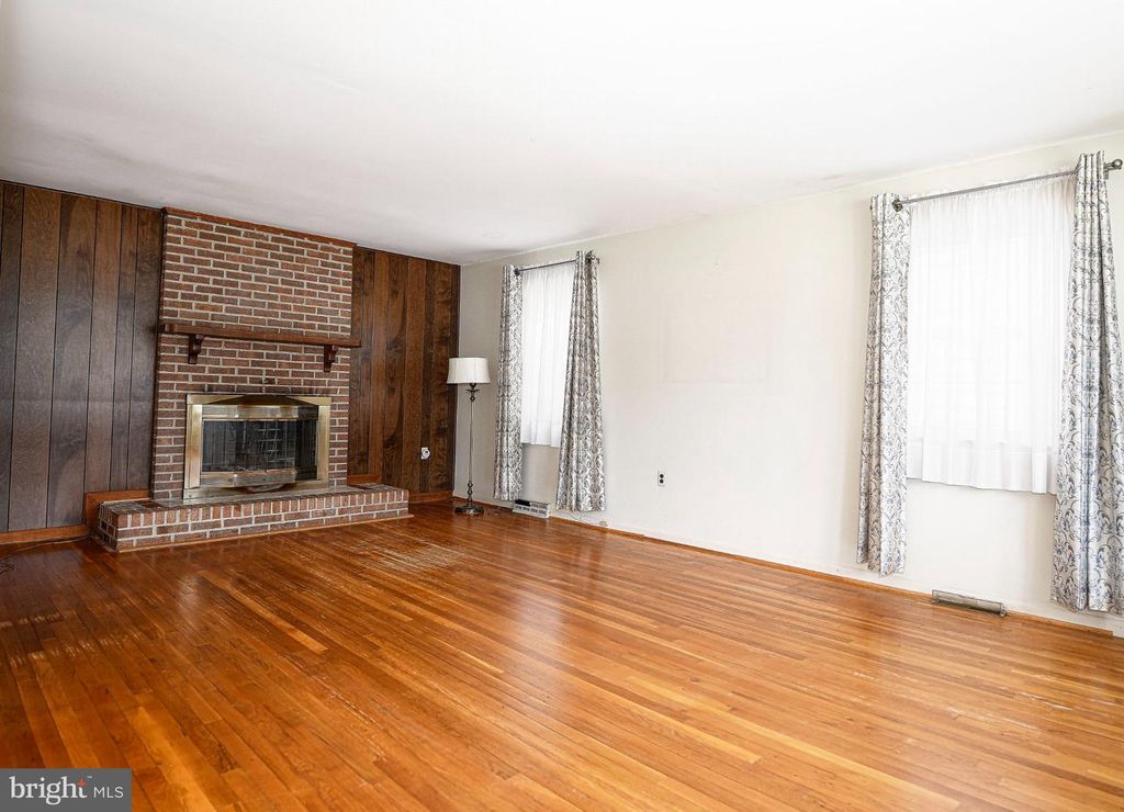 Image 49 of property listing at 614 GEORGE AVE, Baltimore, MD 21221