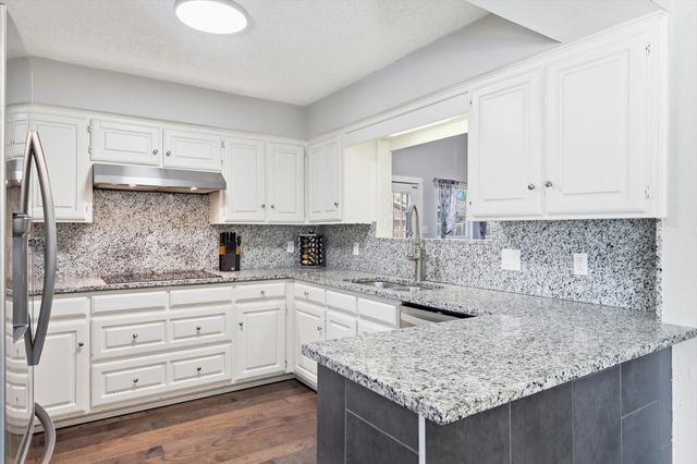 2200 Rockbrook Court, Arlington, TX 76006