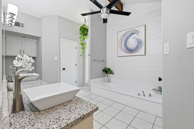 2200 Rockbrook Court, Arlington, TX 76006