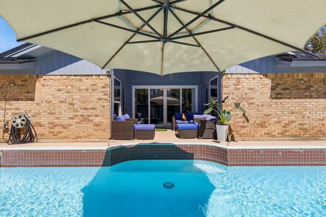 2200 Rockbrook Court, Arlington, TX 76006