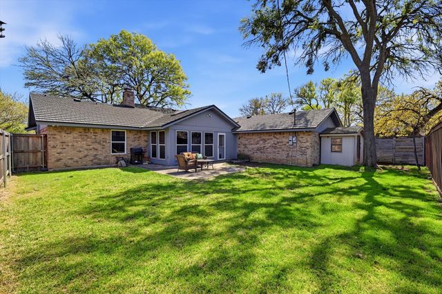 2200 Rockbrook Court, Arlington, TX 76006