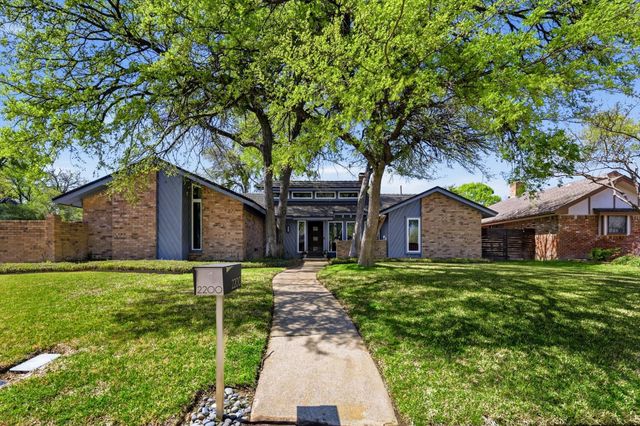 2200 Rockbrook Court, Arlington, TX 76006
