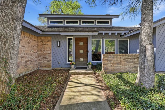 2200 Rockbrook Court, Arlington, TX 76006