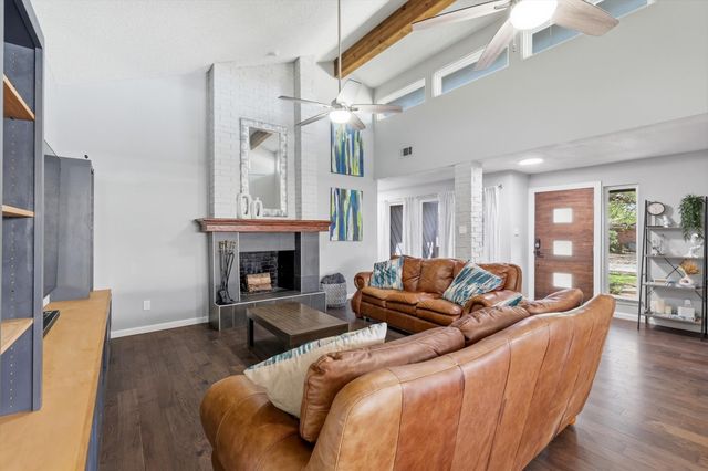 2200 Rockbrook Court, Arlington, TX 76006