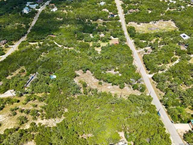 1043 SUMMIT BLF, Canyon Lake, TX 78133