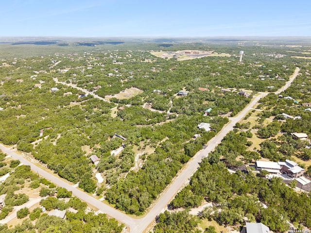 1043 SUMMIT BLF, Canyon Lake, TX 78133