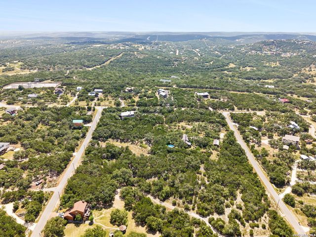 1043 SUMMIT BLF, Canyon Lake, TX 78133