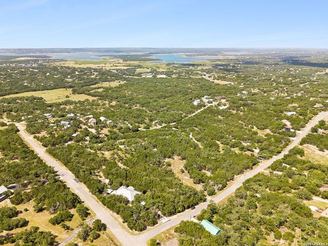 1043 SUMMIT BLF, Canyon Lake, TX 78133