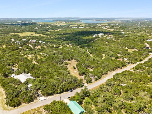 1043 SUMMIT BLF, Canyon Lake, TX 78133