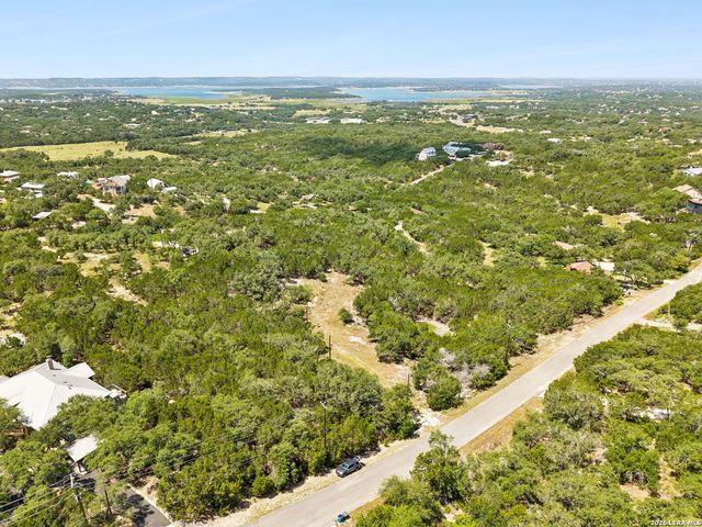 1043 SUMMIT BLF, Canyon Lake, TX 78133