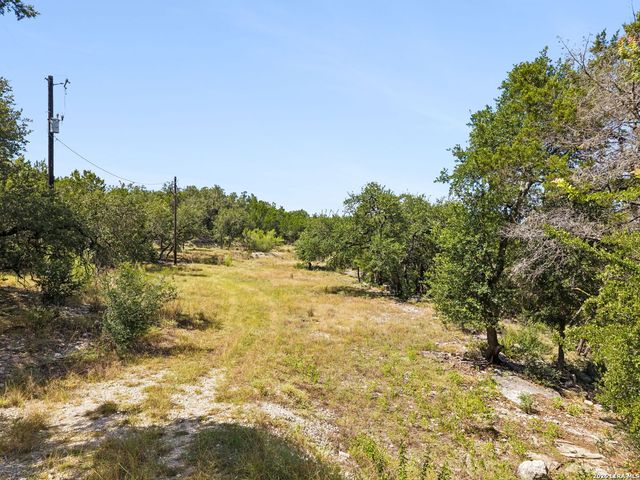 1043 SUMMIT BLF, Canyon Lake, TX 78133