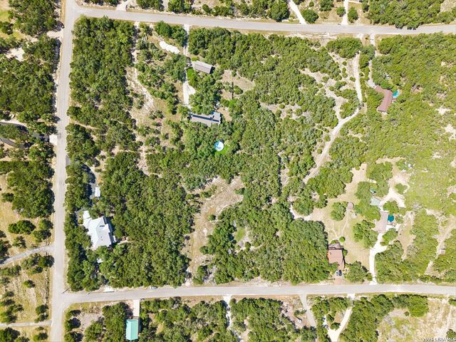 1043 SUMMIT BLF, Canyon Lake, TX 78133