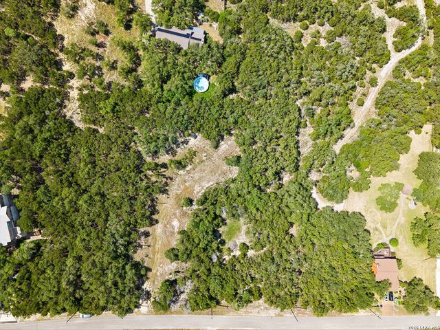 1043 SUMMIT BLF, Canyon Lake, TX 78133