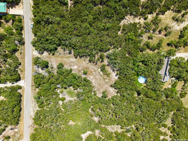 1043 SUMMIT BLF, Canyon Lake, TX 78133