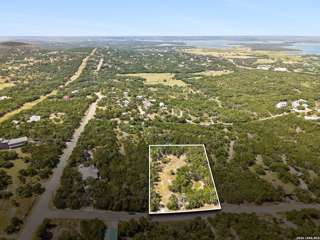 1043 SUMMIT BLF, Canyon Lake, TX 78133