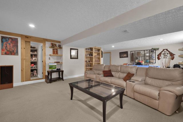 55 Langtree Drive, Pickerington, OH 43147