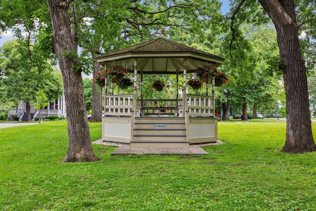 223 Walnut Street, Saint Paul, MN 55102