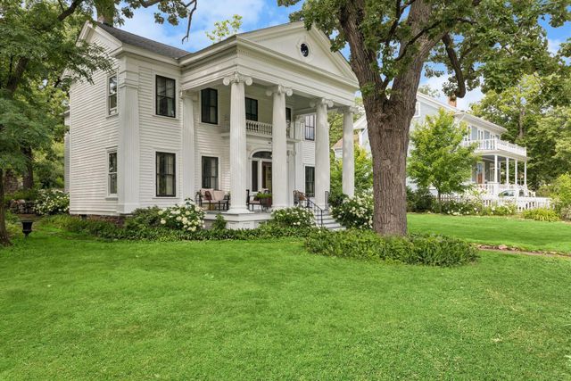 223 Walnut Street, Saint Paul, MN 55102