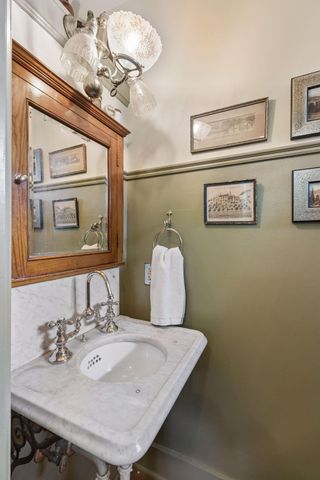 223 Walnut Street, Saint Paul, MN 55102