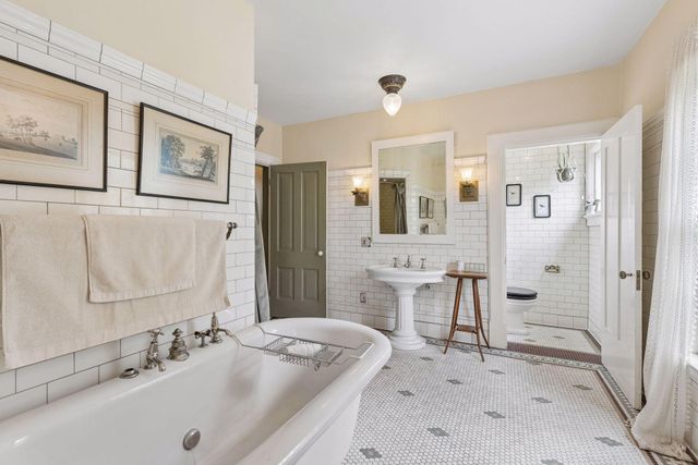 223 Walnut Street, Saint Paul, MN 55102