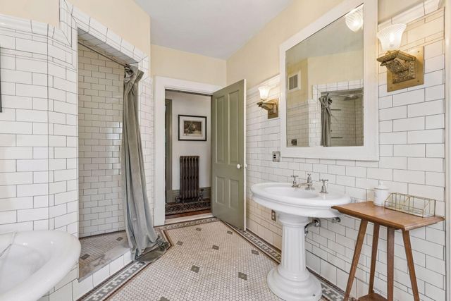 223 Walnut Street, Saint Paul, MN 55102