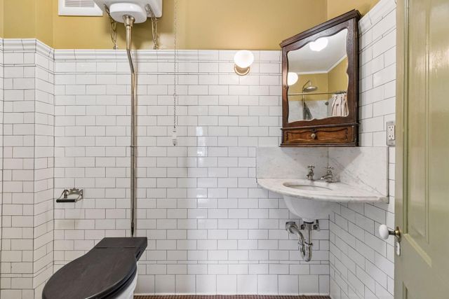 223 Walnut Street, Saint Paul, MN 55102