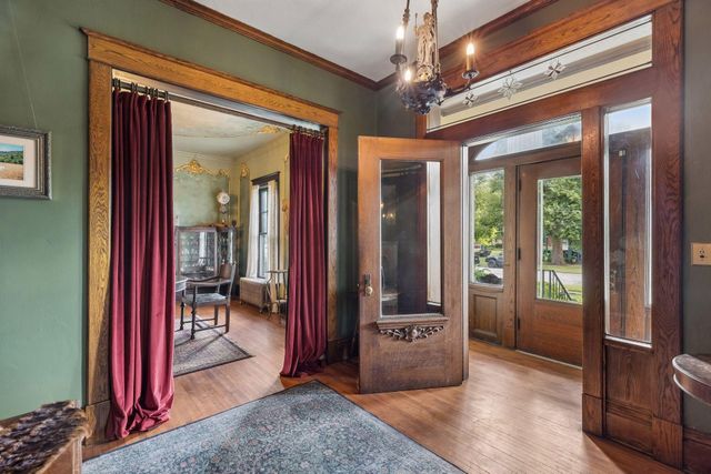223 Walnut Street, Saint Paul, MN 55102