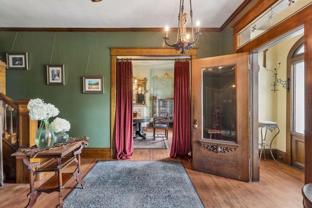 223 Walnut Street, Saint Paul, MN 55102