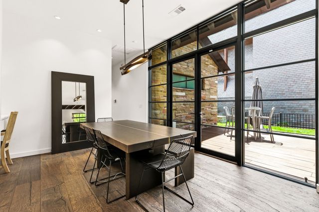 20 Vanguard Way, Dallas, TX 75243