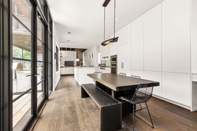 20 Vanguard Way, Dallas, TX 75243
