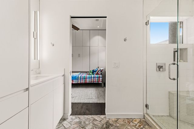 20 Vanguard Way, Dallas, TX 75243