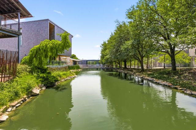 20 Vanguard Way, Dallas, TX 75243