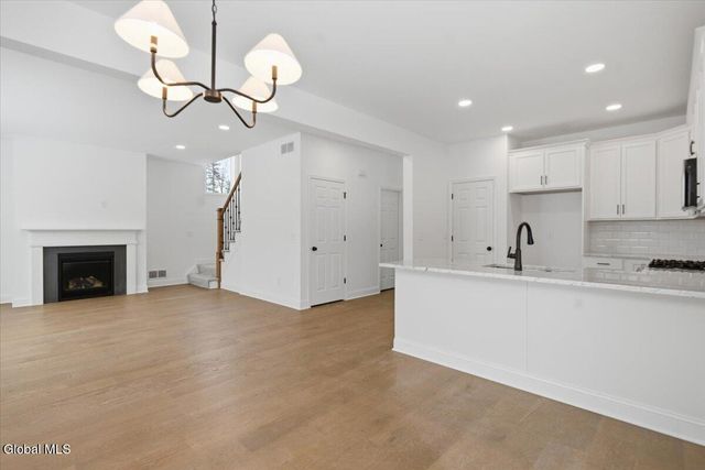 32 Bradley Circle, Halfmoon, NY 12065