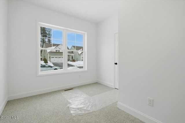 32 Bradley Circle, Halfmoon, NY 12065