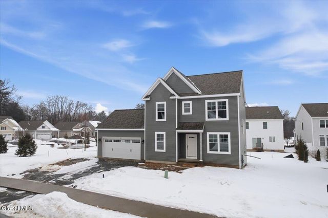 32 Bradley Circle, Halfmoon, NY 12065