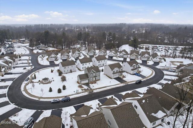 32 Bradley Circle, Halfmoon, NY 12065