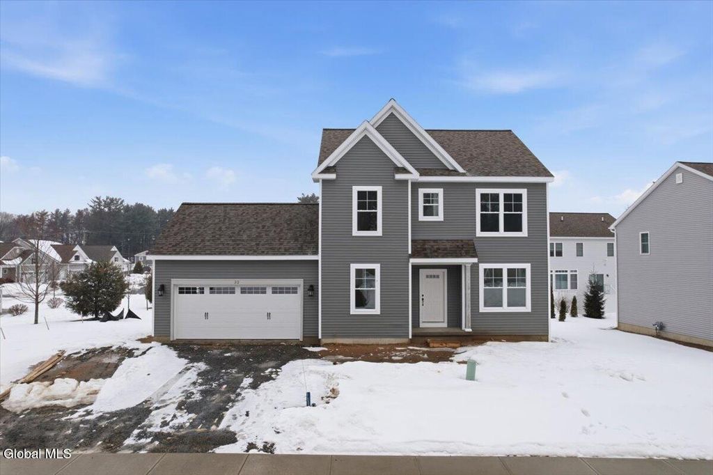 32 Bradley Circle, Halfmoon, NY 12065