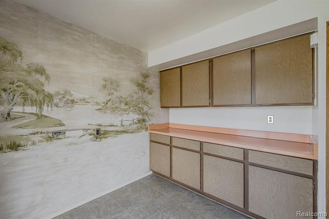 3108 Schoolhouse Drive, Waterford, MI 48329
