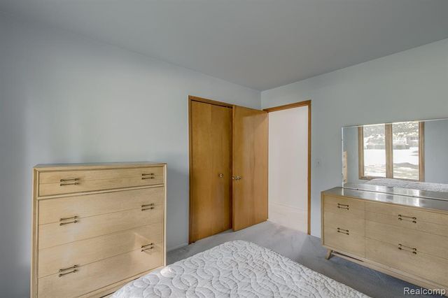 3108 Schoolhouse Drive, Waterford, MI 48329