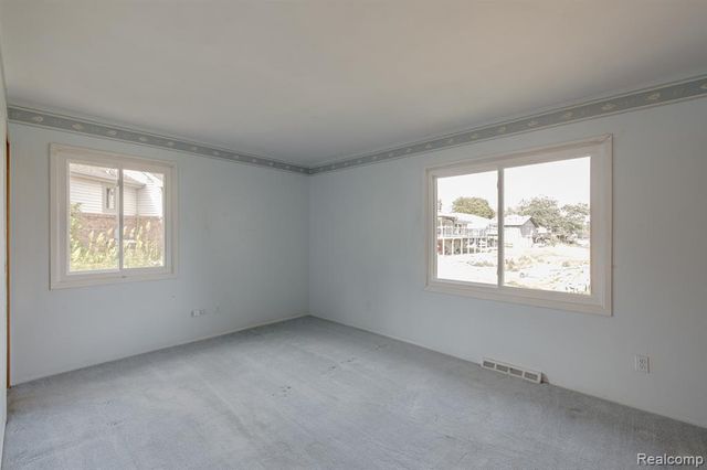 3108 Schoolhouse Drive, Waterford, MI 48329