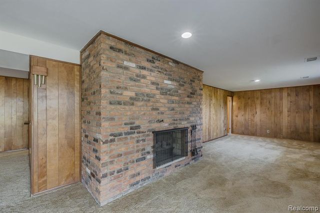 3108 Schoolhouse Drive, Waterford, MI 48329