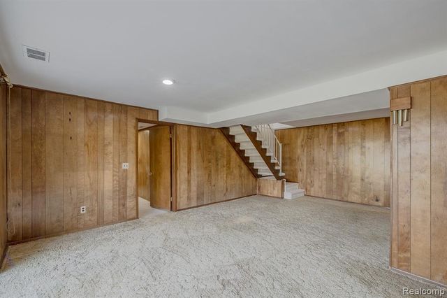 3108 Schoolhouse Drive, Waterford, MI 48329