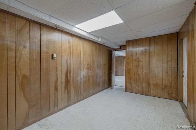 3108 Schoolhouse Drive, Waterford, MI 48329