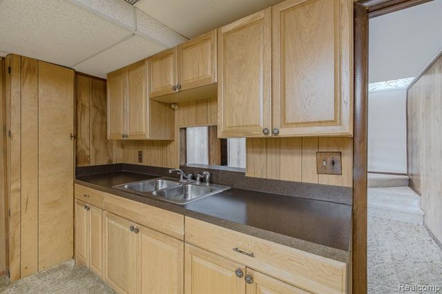 3108 Schoolhouse Drive, Waterford, MI 48329