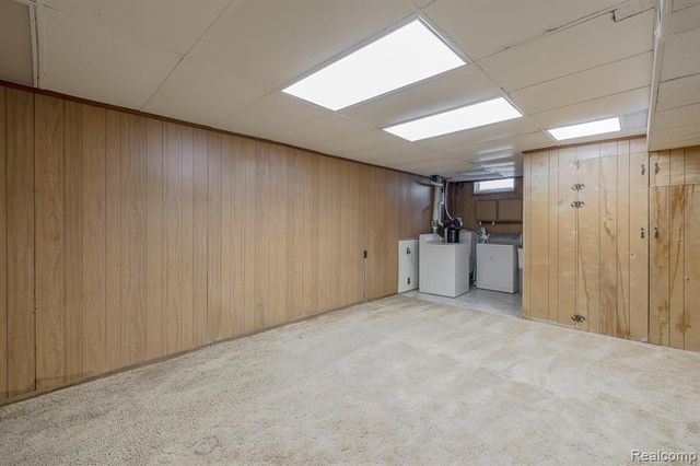 3108 Schoolhouse Drive, Waterford, MI 48329