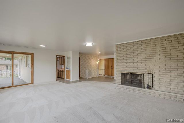 3108 Schoolhouse Drive, Waterford, MI 48329